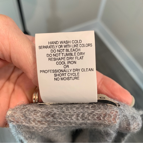 Chiaramente Italian Wool Cross Front Poncho Sweater - One Size - Picture 6 of 6